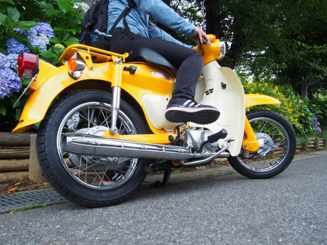 バイクに乗る人